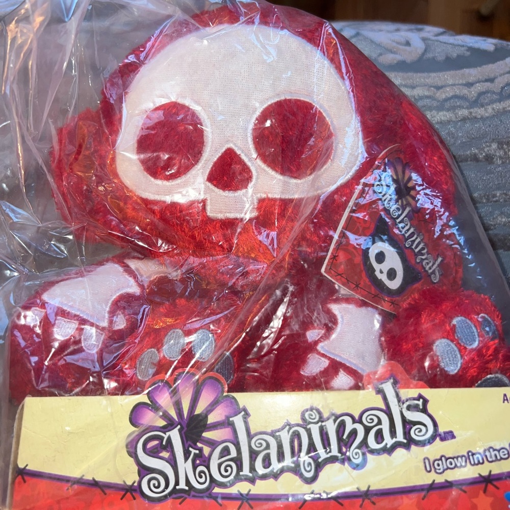 Skelanimals Marcy Monkey Red TOYS R US EXCLUSIVE! Brand New in Box